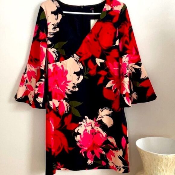 TRINA TURK NWT BRIGHT FLORAL BELL SLEEVES V NECK DRESS SIZE 6 - Picture 5 of 10